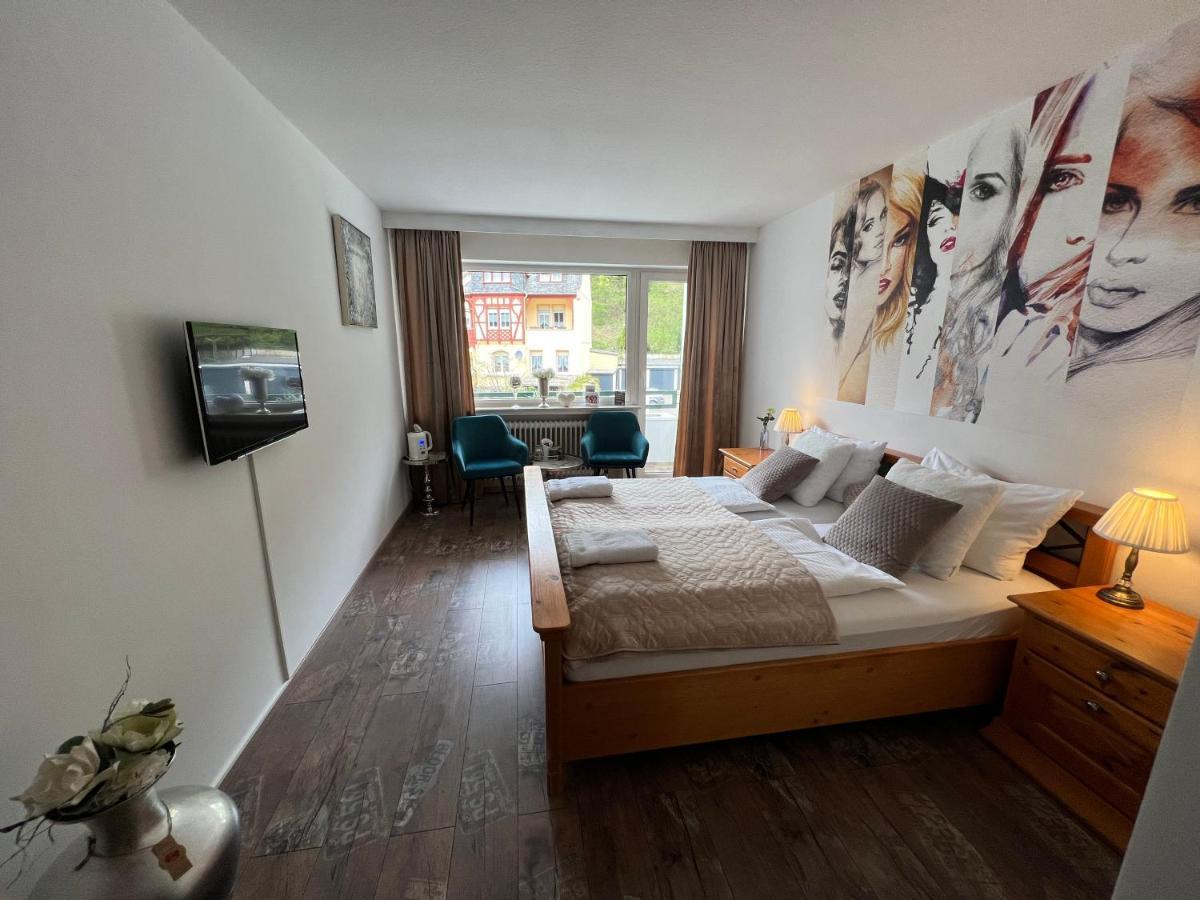 Hotel Schwanenweiher バート・ベルトリッヒ エクステリア 写真